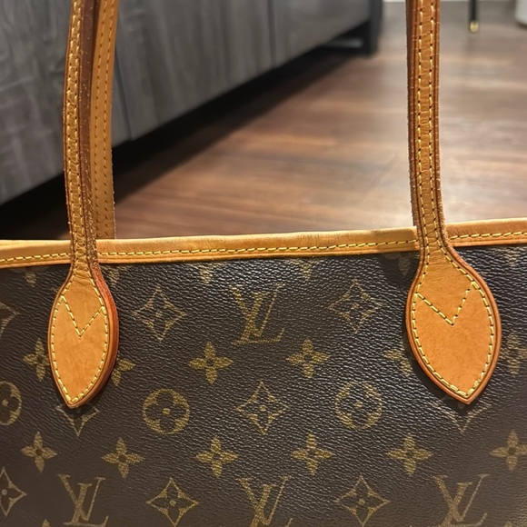 Louis Vuitton Authentic Pre Owned Monogram Neverfull PM Bag W/Dust Bag & COA. - Picture 2 of 16
